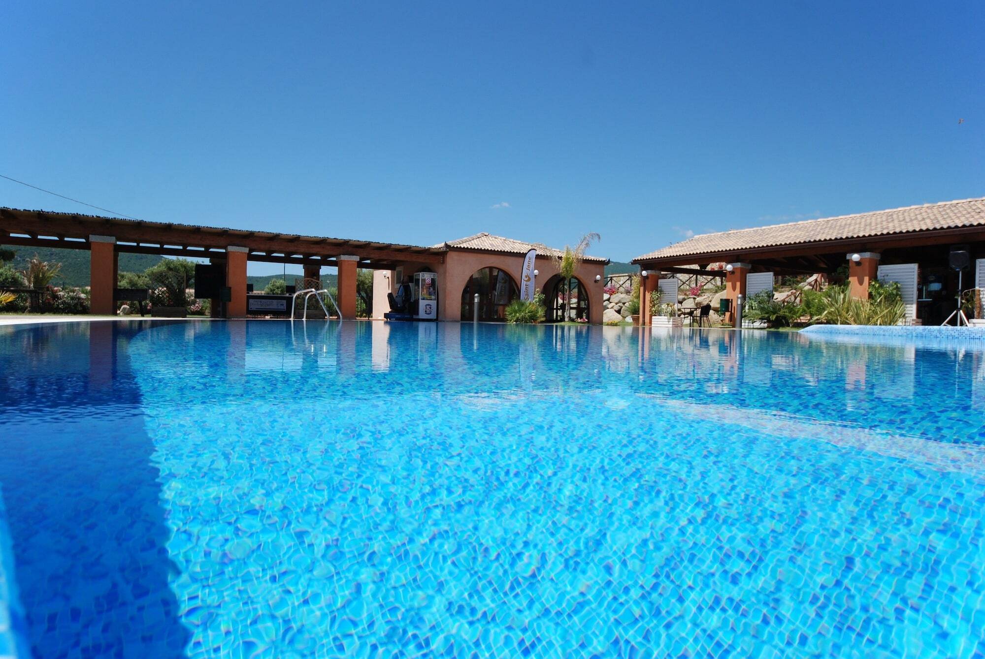 Alma Resort Кастиадас Екстериор снимка
