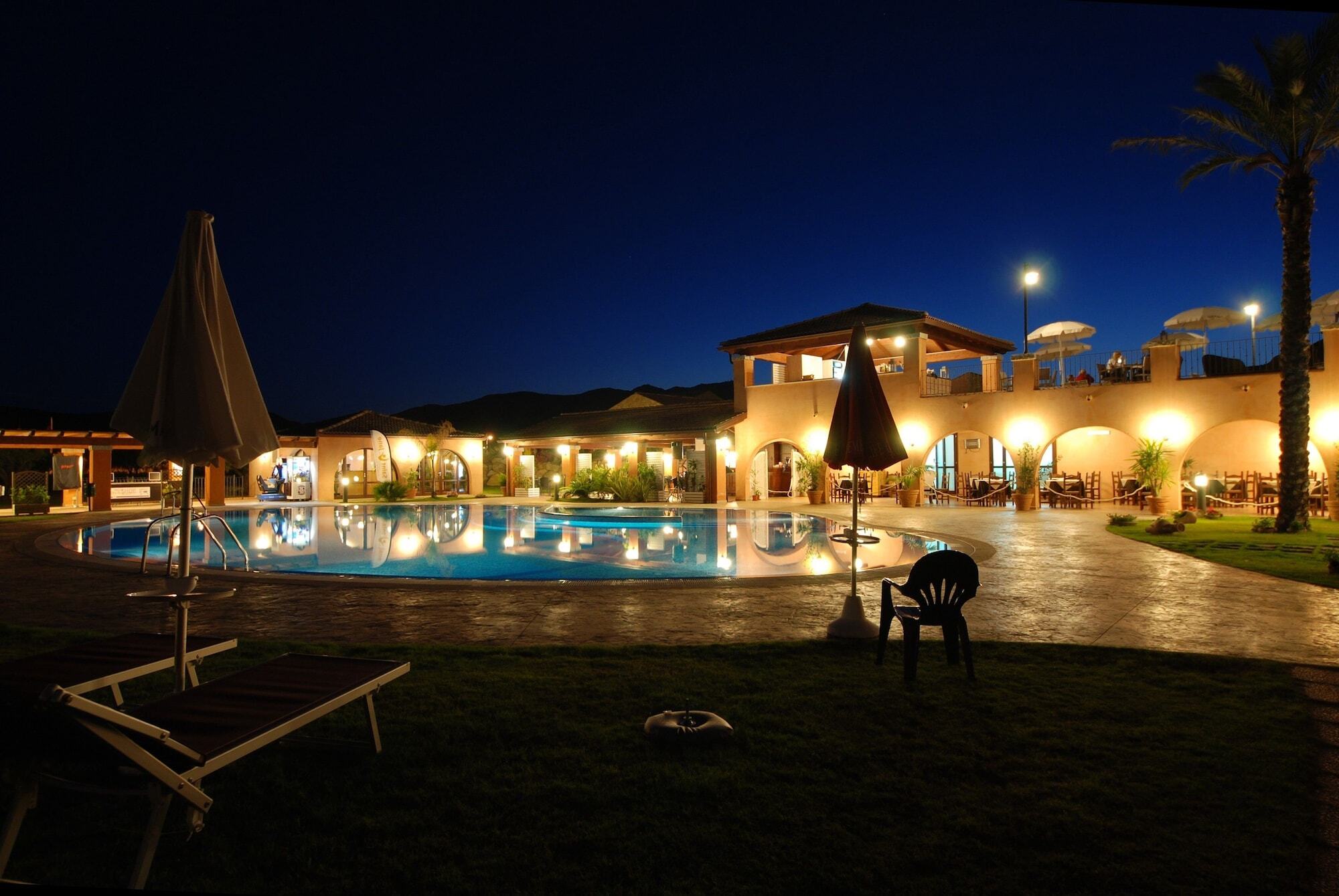Alma Resort Кастиадас Екстериор снимка