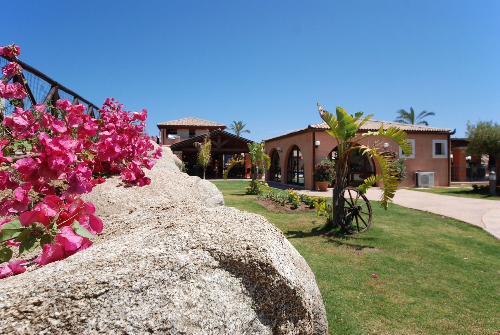 Alma Resort Кастиадас Екстериор снимка